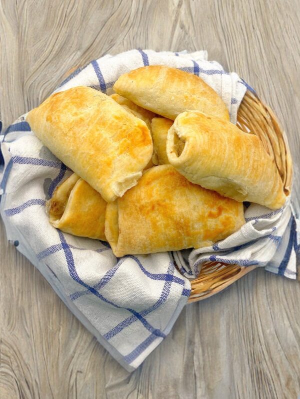 12 x Cocktail Pasties