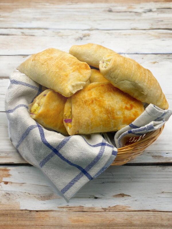 12x Cocktail Cheese & Onion Pasties