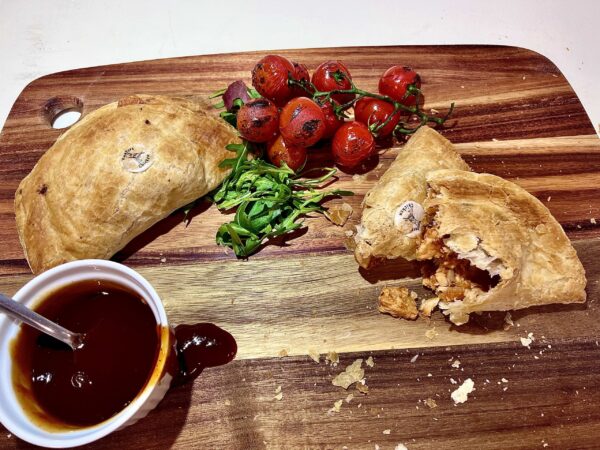 Hunters Chicken Pasty (The Peoples Pasty)